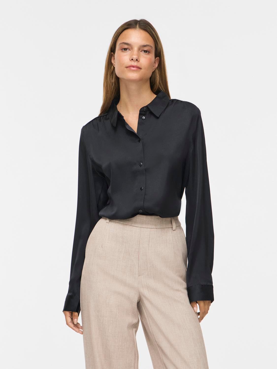 model_shot-front
